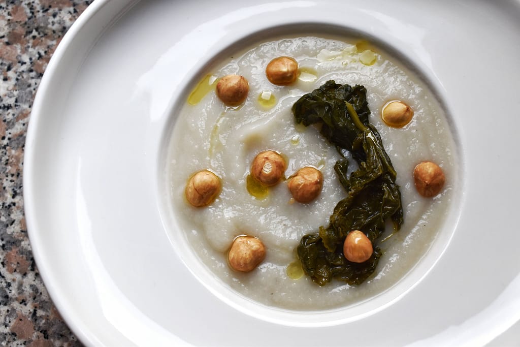 crema di cavolfiori, friarielli e nocciole