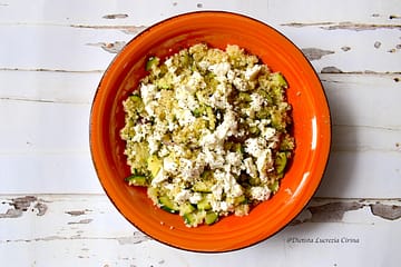 cous cous con feta e zucchine alla greca