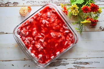 tiramisù alle fragole e ricotta con poche calorie
