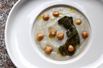 crema di cavolfiori, friarielli e nocciole