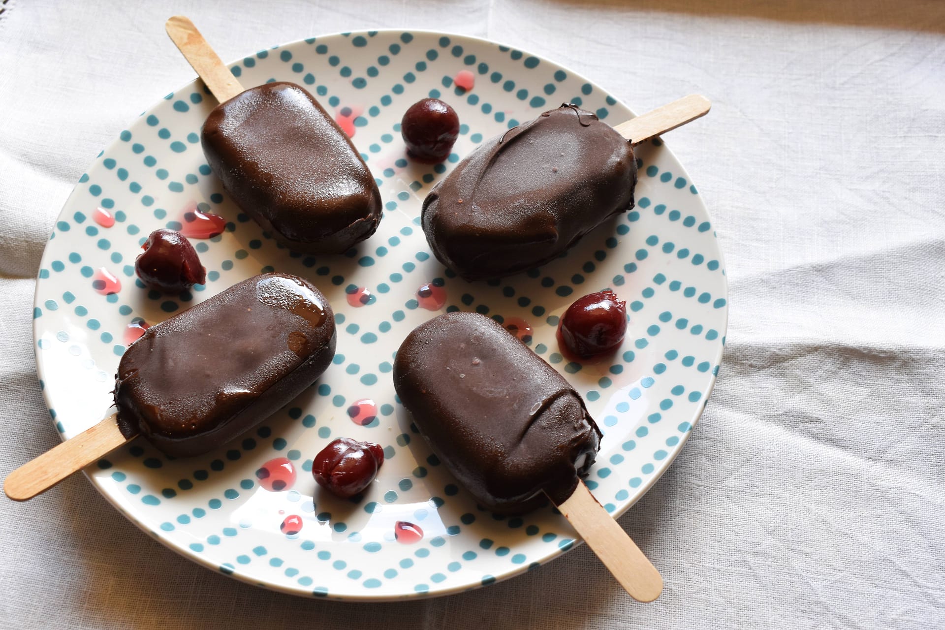 gelato ricoperto all'amarena light gelato ricoperto all'amarena light