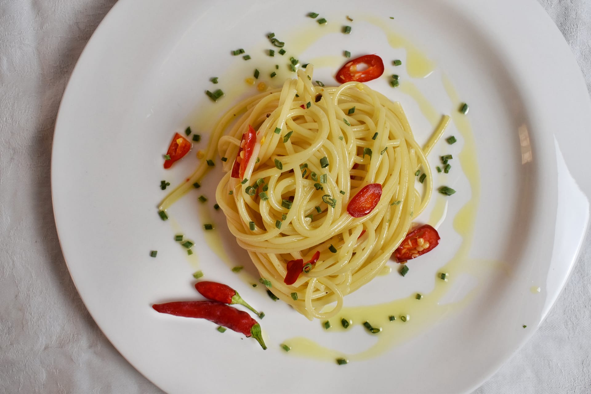pasta aglio olio e peperoncino pasta aglio olio e peperoncino